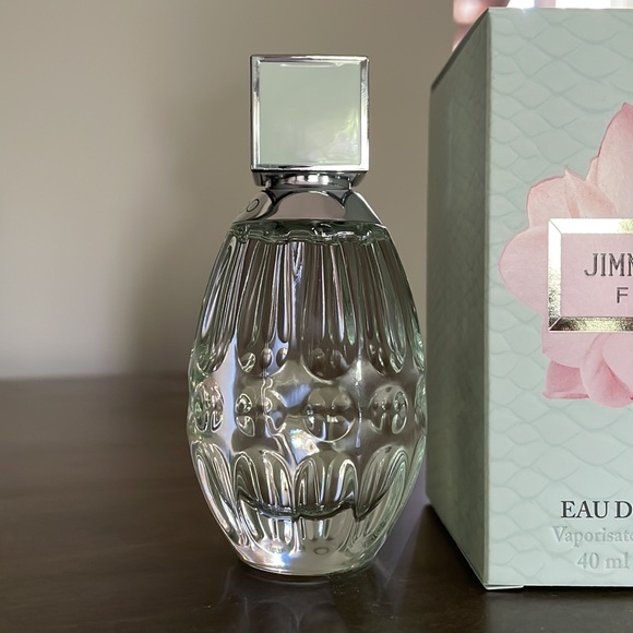 Jimmy Choo Floral eau de Toilette - Picture 2 of 3